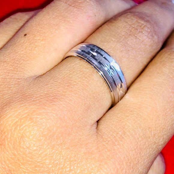 White gold vermeil wedding band for men, beautiful laser cut band, anniversary - Picture 5 of 12